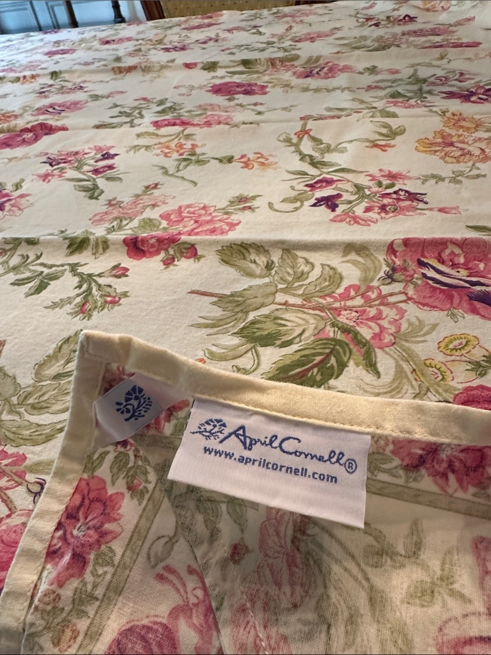 April Cornell approx 59 3/4 x 80 tablecloth - Picture 3 of 7